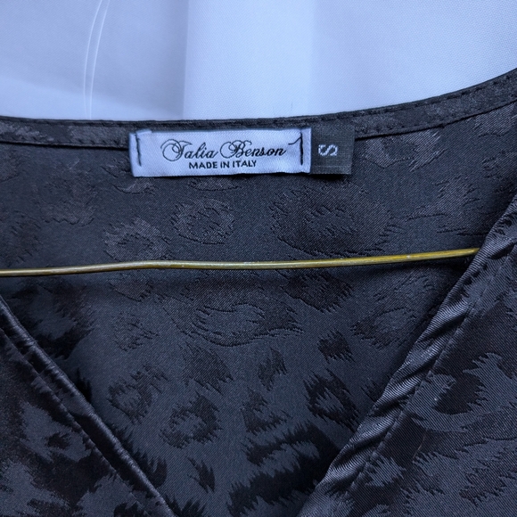 Made in Italy, size small flowy black animal print dress - Picture 4 of 4